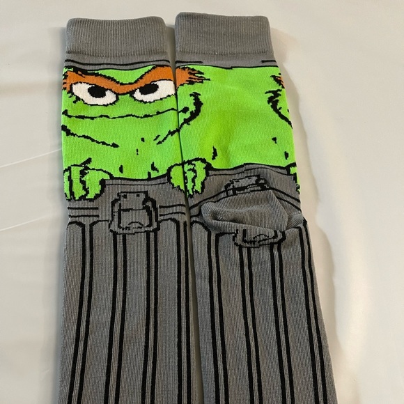 Other - NWOT Oscar the Grouch Cartoon Men’s Novelty Socks Size 7-10